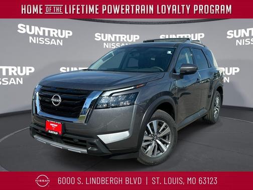 2025 Nissan Pathfinder SL