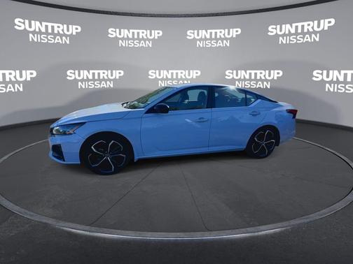 2025 Nissan Altima SR