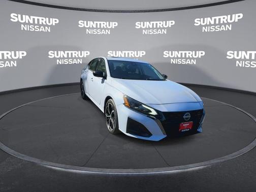 2025 Nissan Altima SR