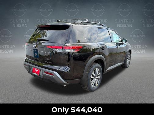 Super Black 2026 Nissan Pathfinder SL