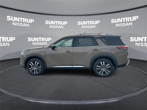 2025 Nissan Pathfinder Platinum