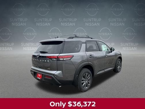 2025 Nissan Pathfinder SV