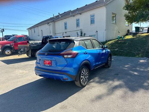 2023 Nissan Kicks SR