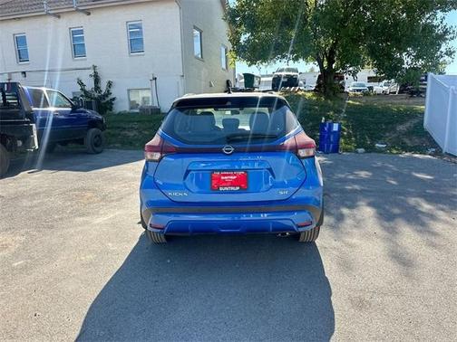 2023 Nissan Kicks SR