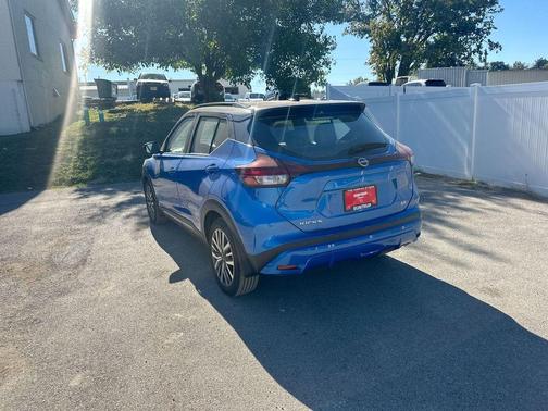 2023 Nissan Kicks SR