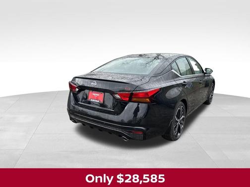 2025 Nissan Altima SR