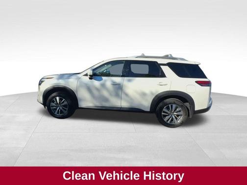 2024 Nissan Pathfinder SL
