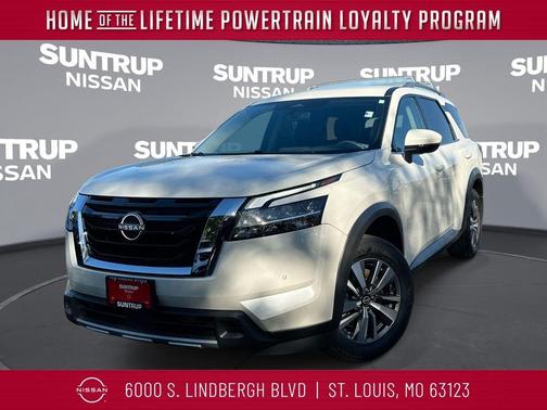 2024 Nissan Pathfinder SL