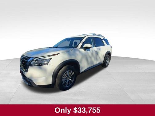 2024 Nissan Pathfinder SL