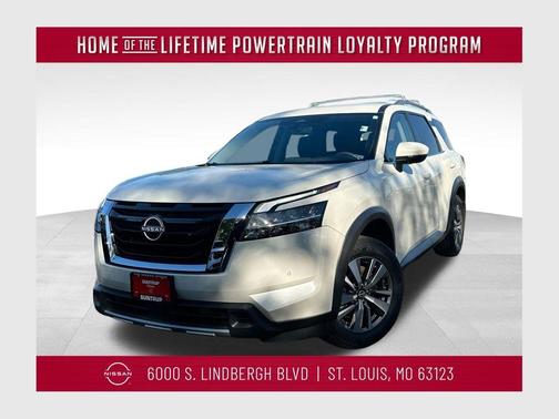 2024 Nissan Pathfinder SL