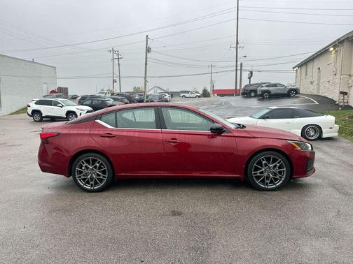 2024 Nissan Altima 2.0 SR