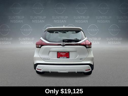 Aspen White 2024 Nissan Kicks SR