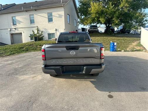2024 Nissan Frontier SV
