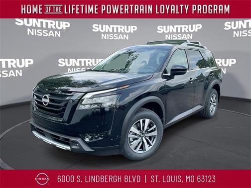 2025 Nissan Pathfinder SL