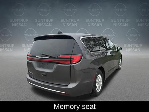 2023 Chrysler Pacifica Touring-L