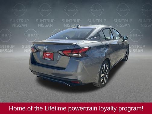 2022 Nissan Versa 1.6 SR