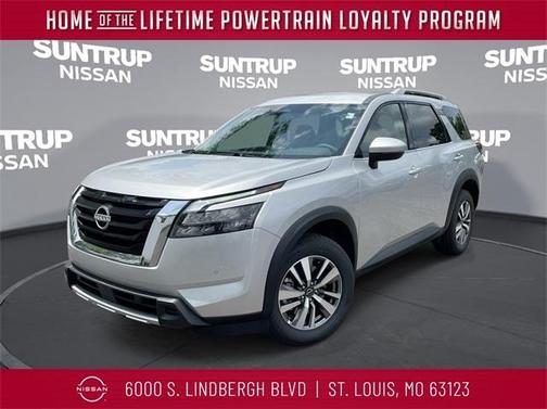 2025 Nissan Pathfinder SL