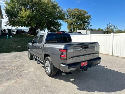 2022 Nissan Frontier SV