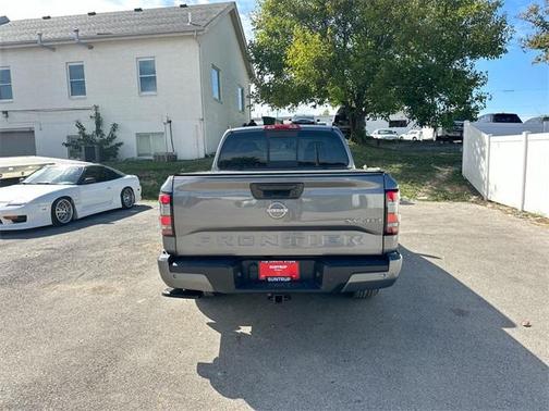 2022 Nissan Frontier SV