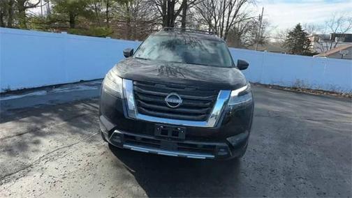 2023 Nissan Pathfinder SL