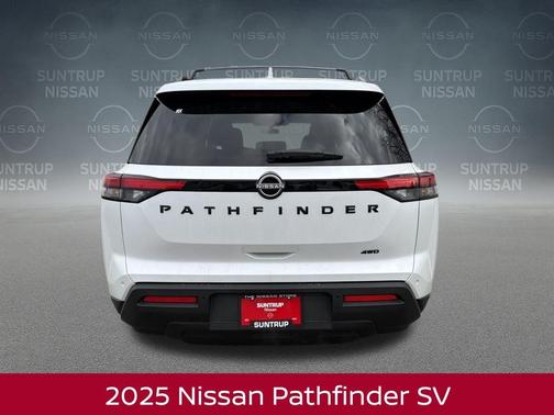 2025 Nissan Pathfinder SV