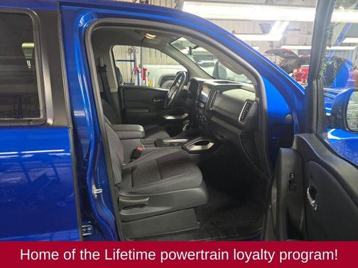 2024 Nissan Frontier SV