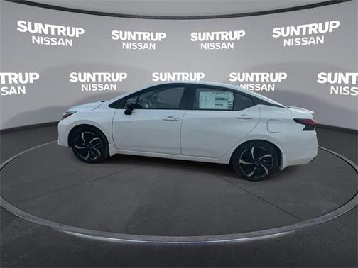 2025 Nissan Versa 1.6 SR