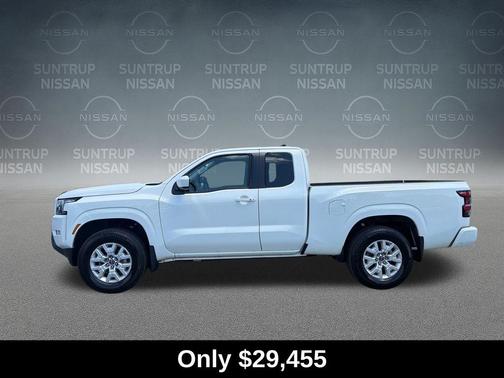 Glacier White 2024 Nissan Frontier SV