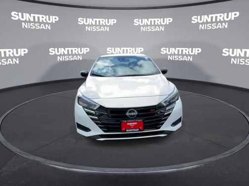 2025 Nissan Versa 1.6 SR
