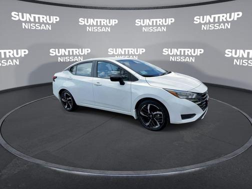 2025 Nissan Versa 1.6 SR