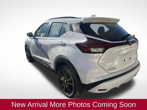 2021 Nissan Kicks SR