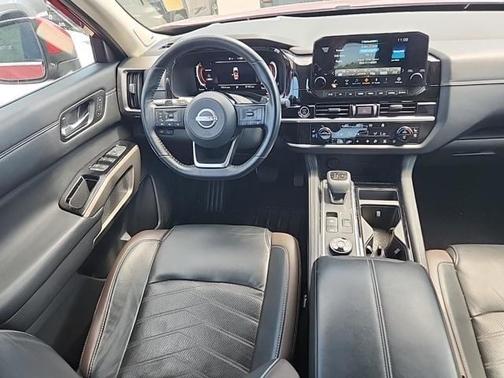 2022 Nissan Pathfinder Platinum