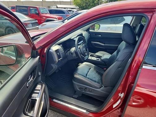 2022 Nissan Pathfinder Platinum