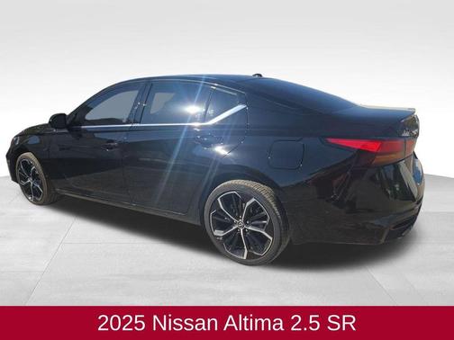 2025 Nissan Altima SR