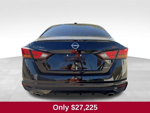 2025 Nissan Altima SR