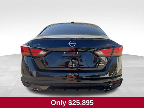 2025 Nissan Altima SR