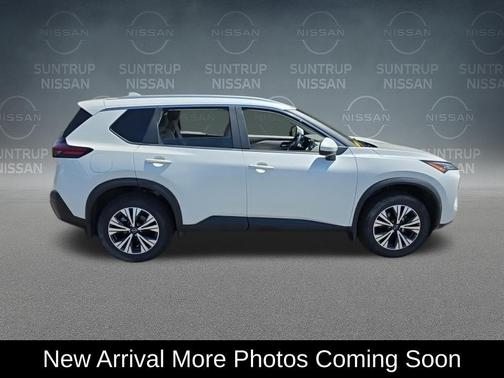 White 2023 Nissan Rogue SV