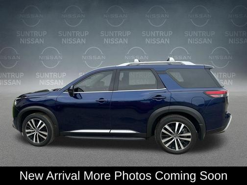 Deep Ocean Blue 2024 Nissan Pathfinder Platinum