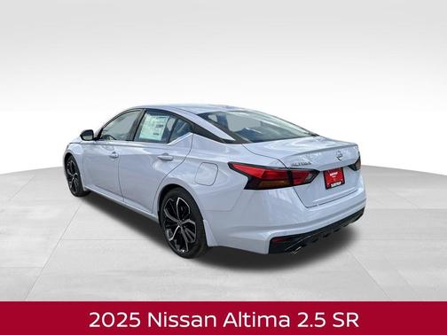 2025 Nissan Altima SR