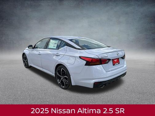 2025 Nissan Altima SR