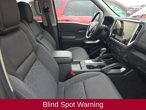 2025 Nissan Frontier SV