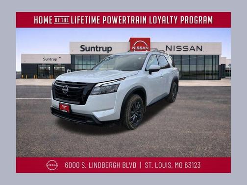 2025 Nissan Pathfinder SV