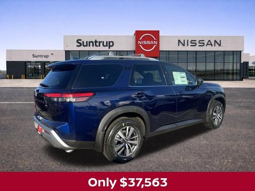 2025 Nissan Pathfinder SL