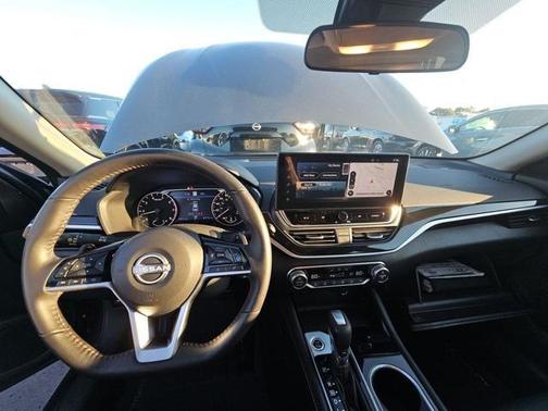 2024 Nissan Altima 2.0 SR