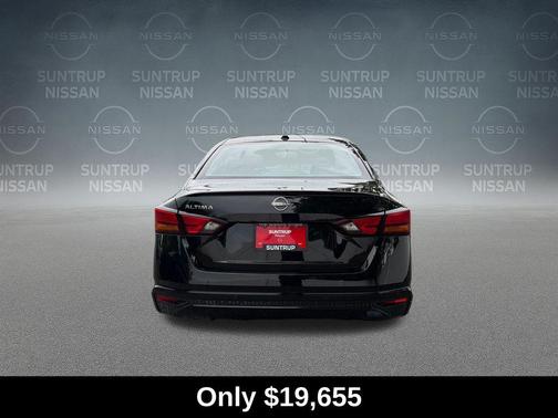 Super Black 2025 Nissan Altima SV