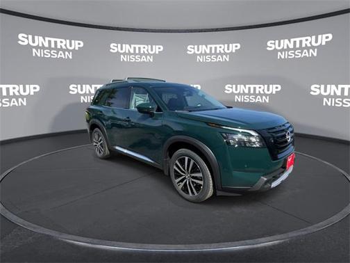 2025 Nissan Pathfinder Platinum