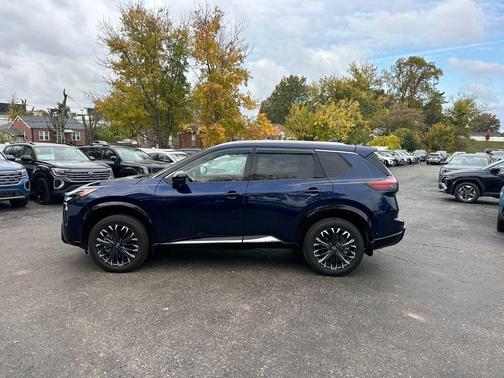 2025 Nissan Rogue Platinum