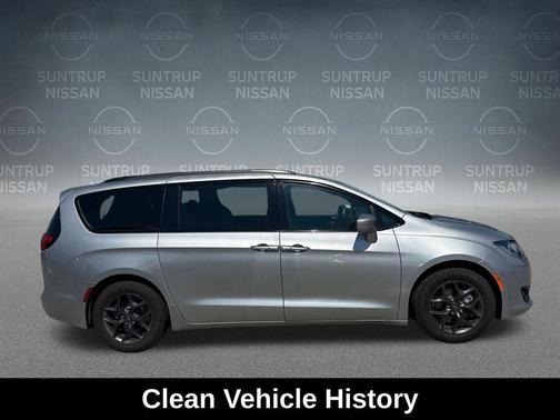 2018 Chrysler Pacifica Touring-L