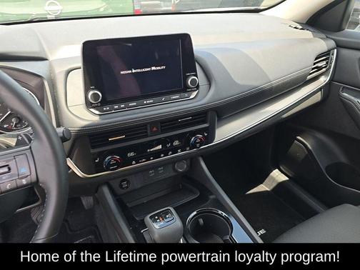 Pearl 2025 Nissan Rogue SV
