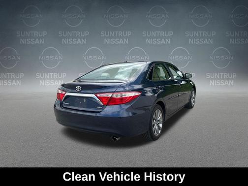 Parisian Night Pearl 2017 Toyota Camry XLE